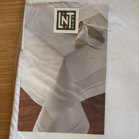 Nwt 70”round LNT home satan band ivory tablecloth - Picture 2 of 4